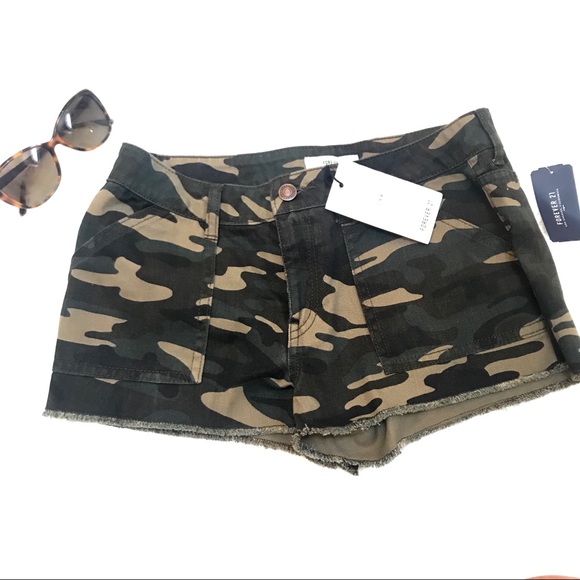 Forever 21 Pants - NWT Forever 21 Camo Shorts